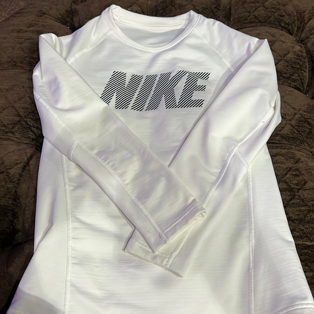 White Boys Nike Like New Dri-Fit Thick Shirt.
